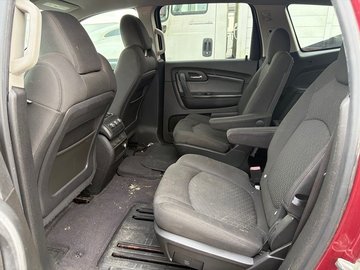 2010-chevrolet-traverse-image-5