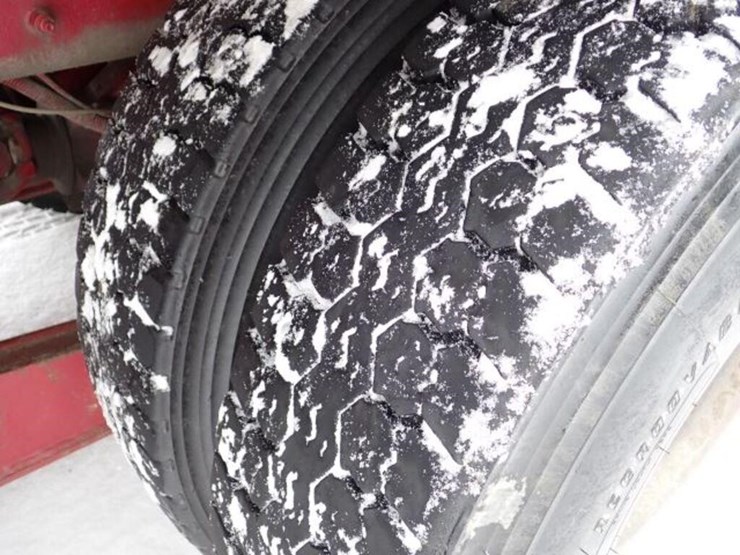 2011-peterbilt-365-image-84