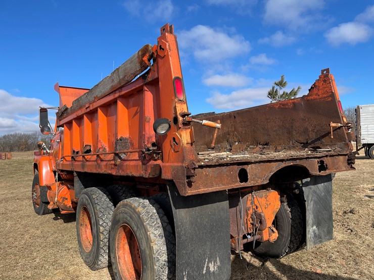 1986-ford-9000-image-11