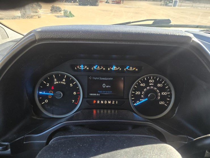 2016-ford-f150-image-25