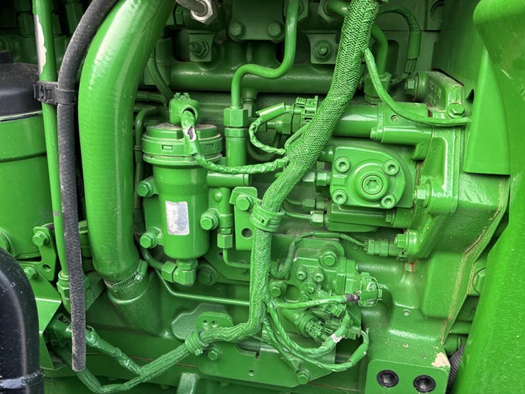 2012-john-deere-8260r-image-59