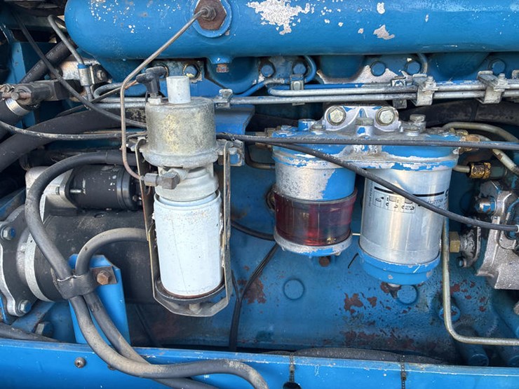 1990-ford-8730-image-32