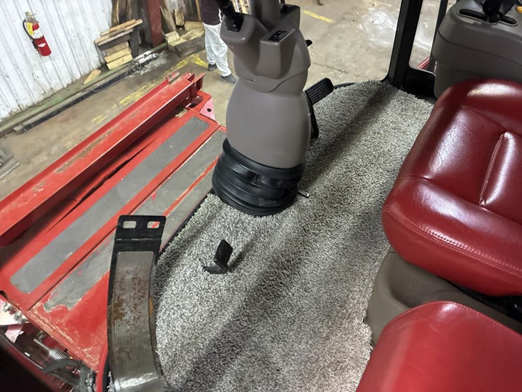 2012-case-ih-7230-image-92