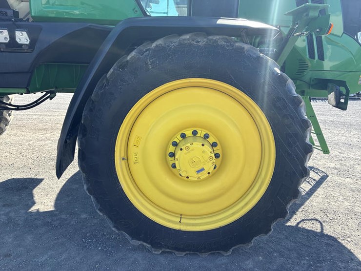 2022-john-deere-600r-image-11