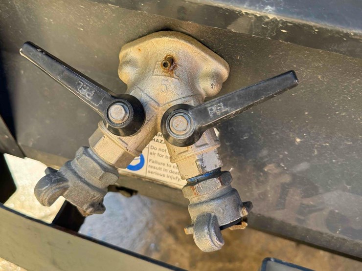 2013-chicago-pneumatic-cps185jd-image-12