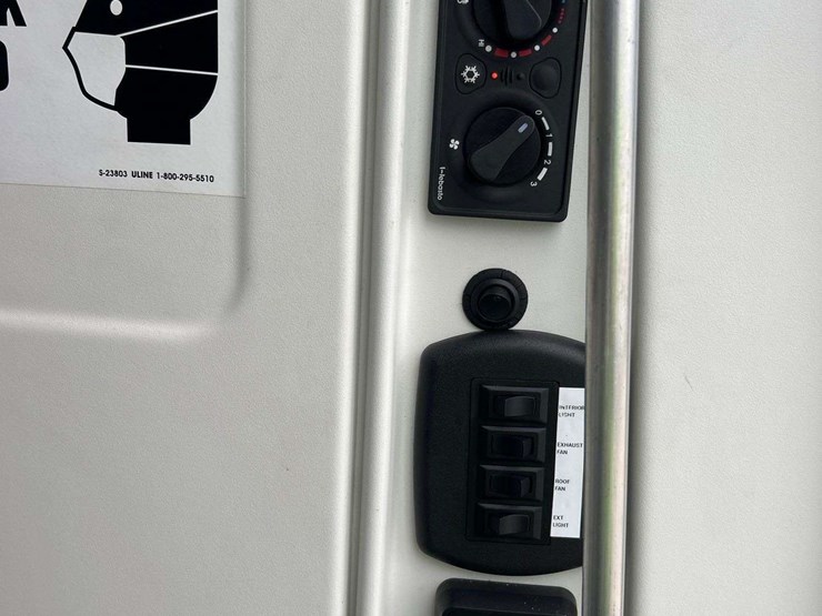 2021-mercedes-benz-sprinter-4500-image-27