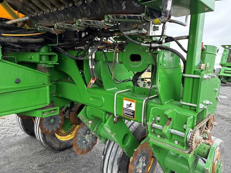 2019-john-deere-1775-image-85