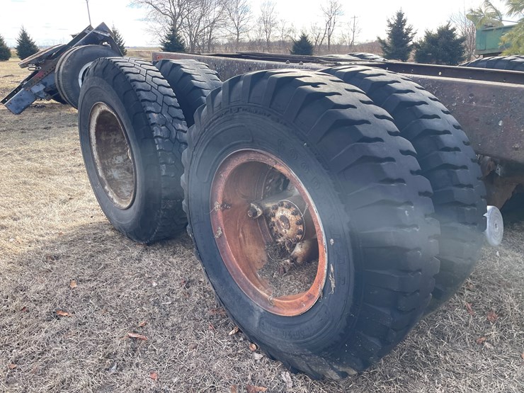 1963-mack-b61-image-17