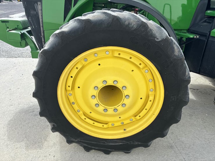 2013-john-deere-8335r-image-39