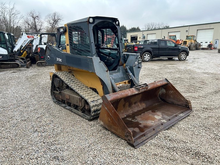 deere-319e-image-6