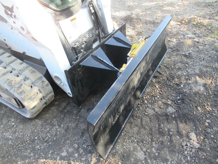 wildcat-72"-skid-steer-dozer-blade-image-4