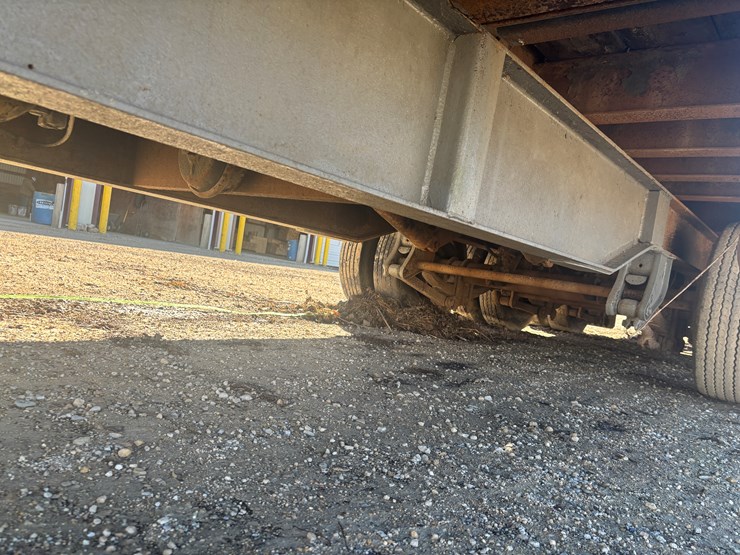 #2320-•-2008-interstate-30'-tri-axle-equipment-trailer-image-43