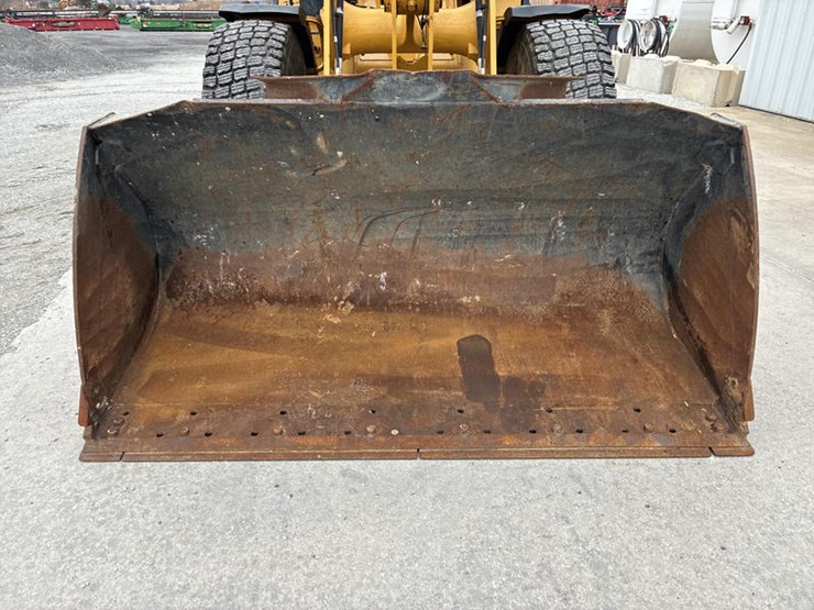 2021-caterpillar-926m-image-14