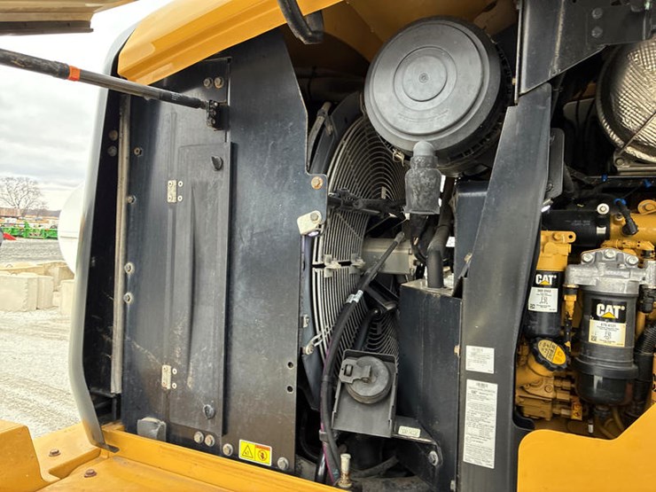 2021-caterpillar-926m-image-69