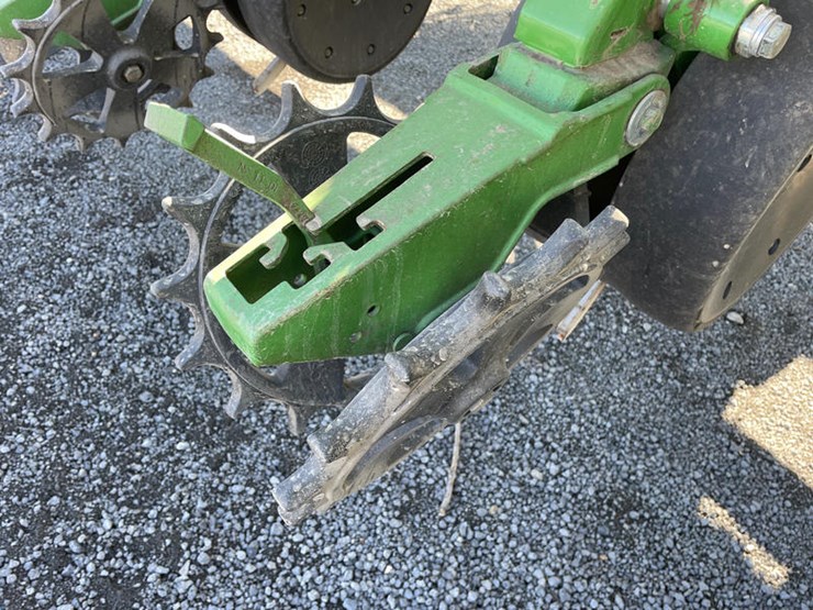 2004-john-deere-db90-image-38