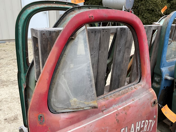 #4404-•-vintage-truck-door-image-3