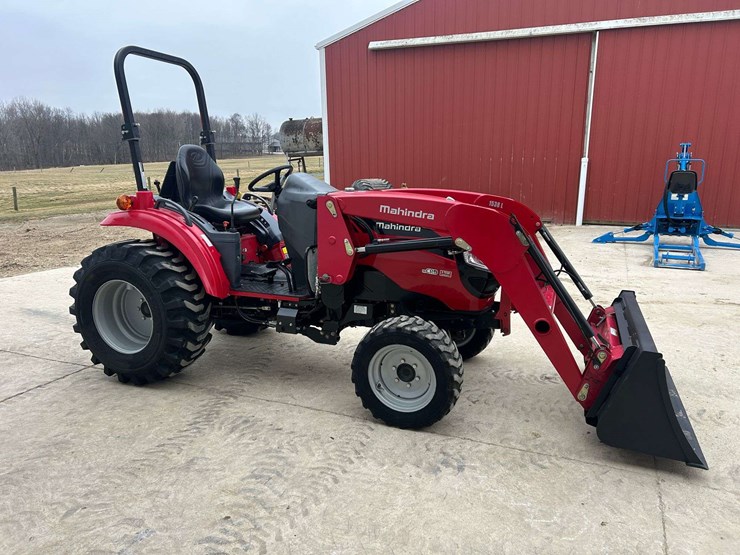 2015-mahindra-1533-image-5