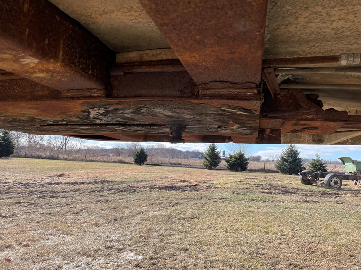 #4220-•-aeroliner-tandem-axle-storage-van-trailer-(no-title)-image-9