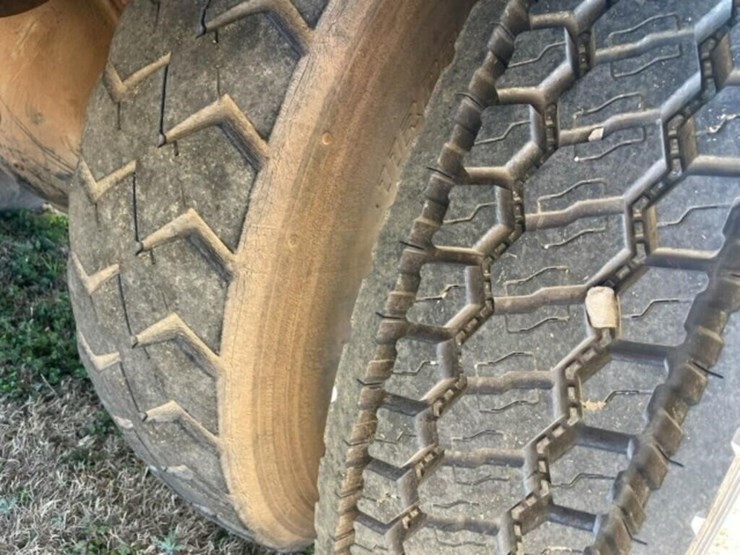 1996-ford-800-image-8