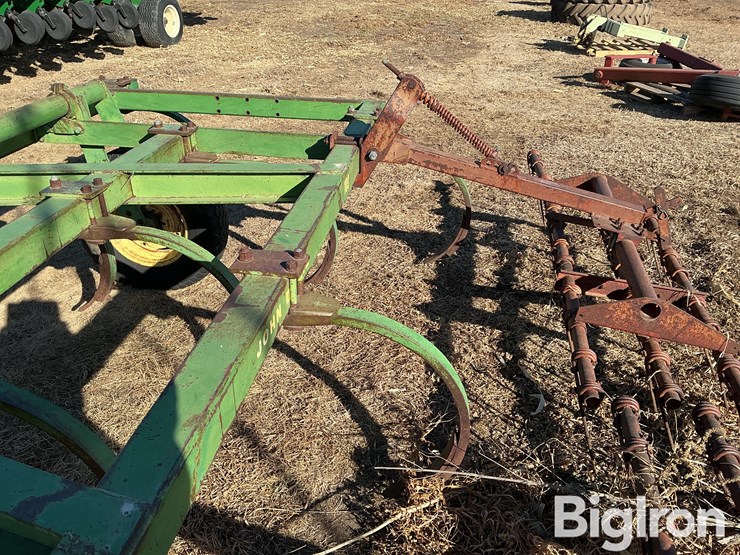 john-deere-100-image-19