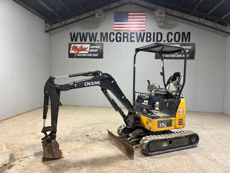 2019-deere-17g-image-1