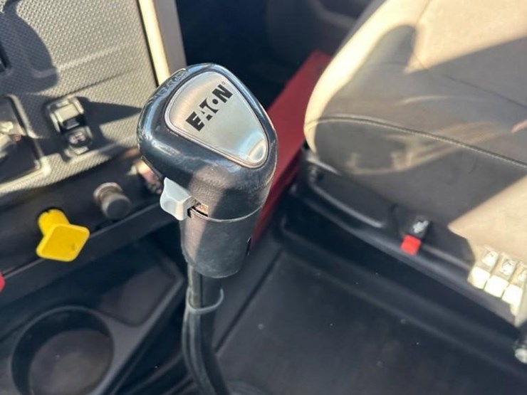 2017-international-hx620-image-57