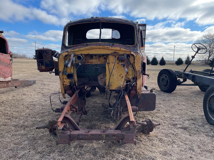#4209-•-mack-truck-frame-image-2