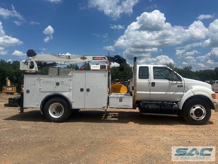 2005-ford-f650-image-3