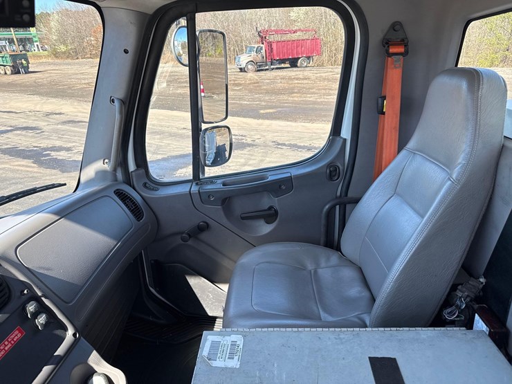 2017-freightliner-m2-s/a-altec-l42m-bucket-truck-image-38