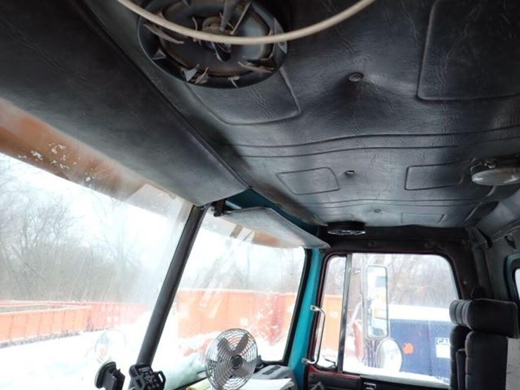 1990-white-gmc-t/a-water-truck-4v2bdbme1ln633643-image-26