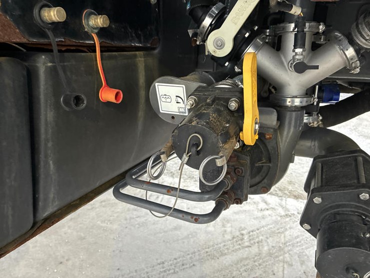 2015-ag-chem-rg1100-image-47