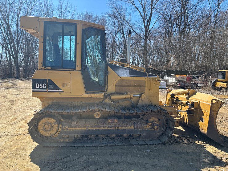 2005-caterpillar-d5g-xl-image-4