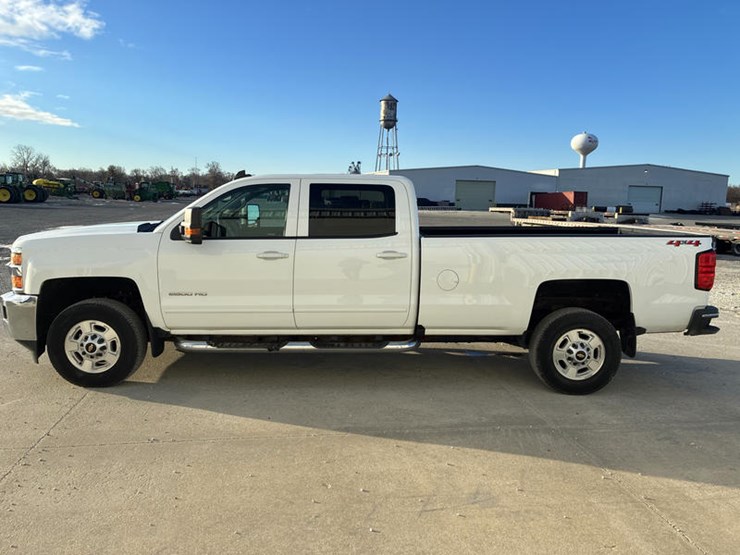 2019-chevrolet-2500-image-8
