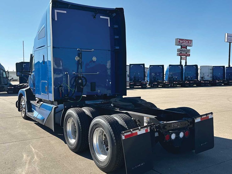 2022-kenworth-t680-image-3