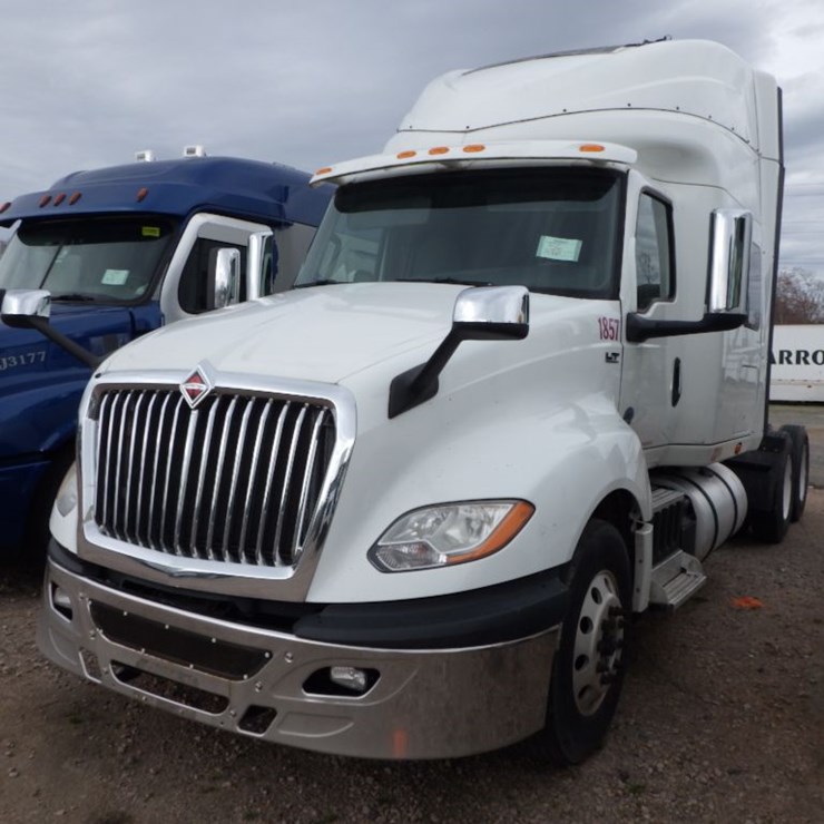 2019 INTERNATIONAL LT