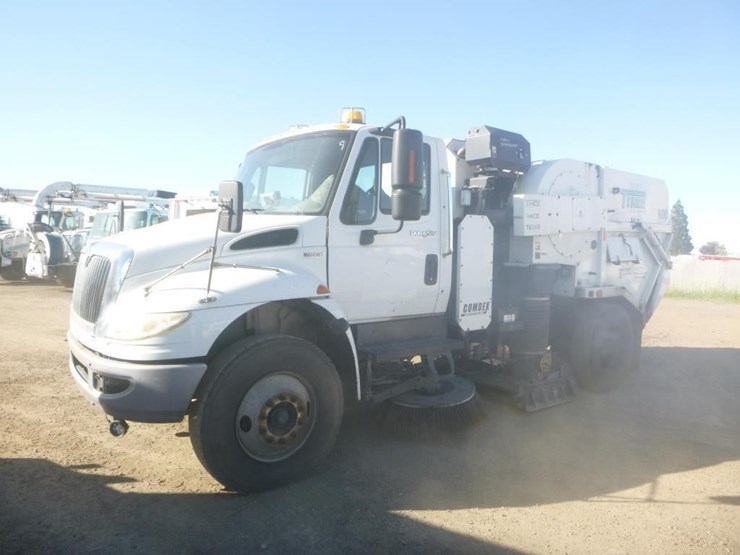 2014-international-4300-image-1