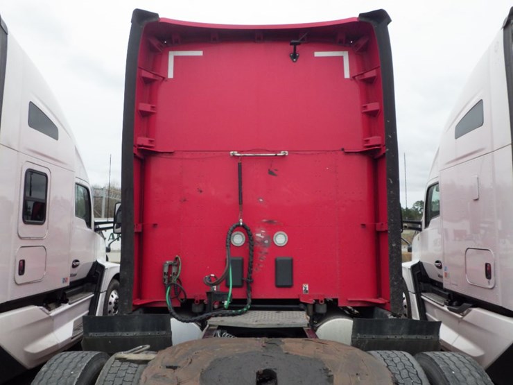 2022-kenworth-t680-image-19