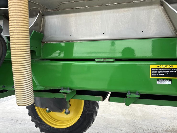 2021-john-deere-r4030-image-26