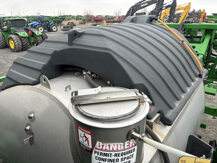 2017-john-deere-r4045-image-35