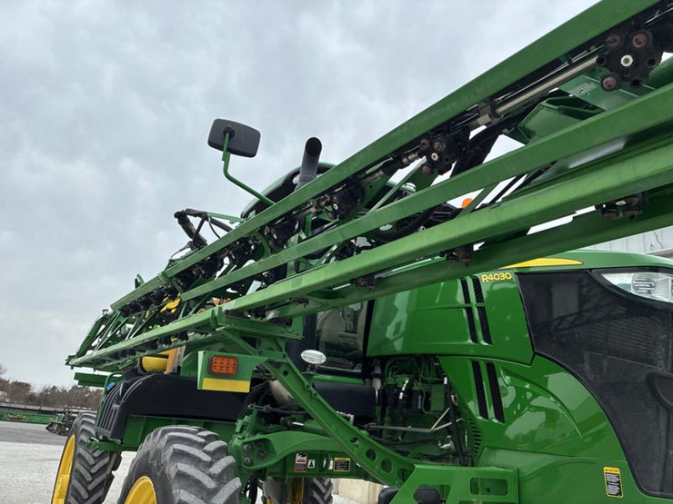 2021-john-deere-r4030-image-19