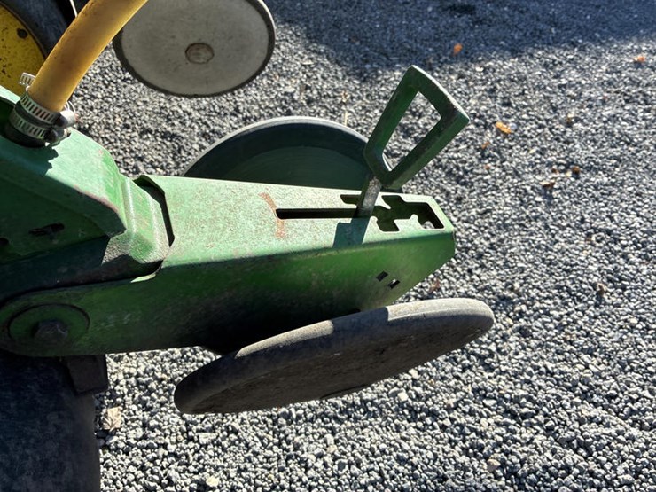 john-deere-7200-image-30