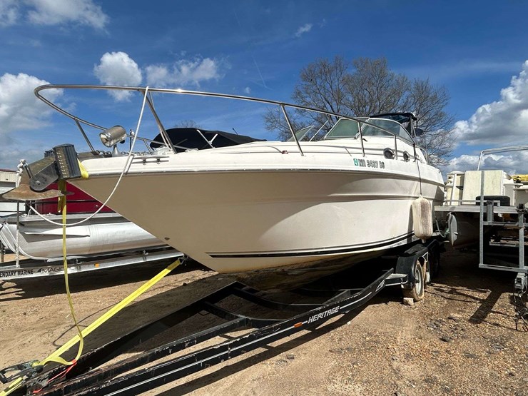 sea-ray-270-sundancer-boat-image-2