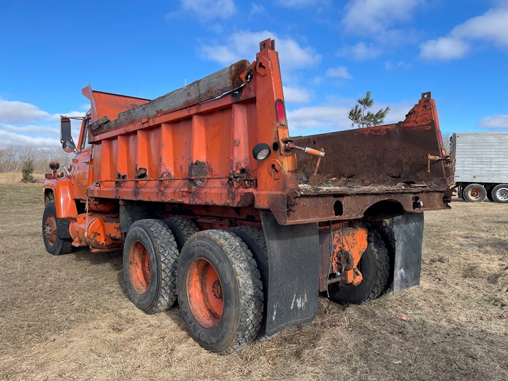 1986-ford-9000-image-7