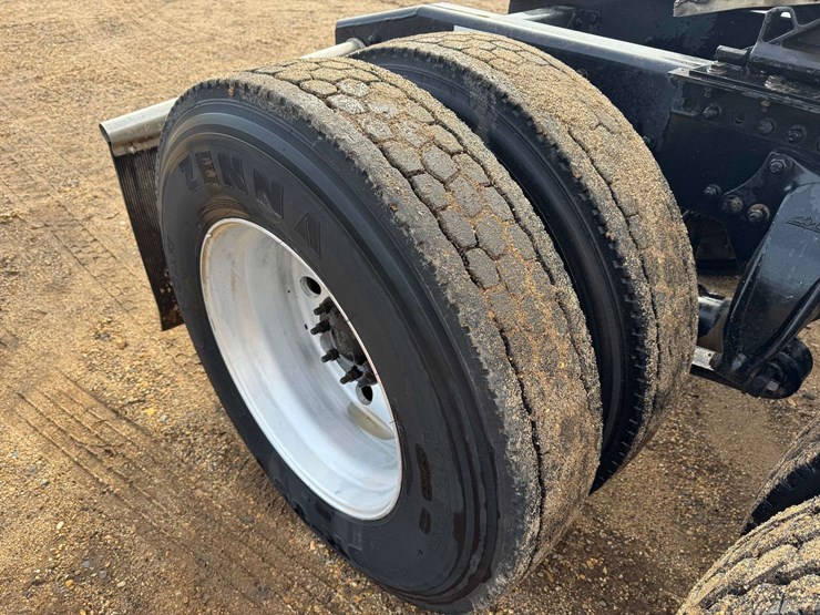 2017-western-star-4700-image-31