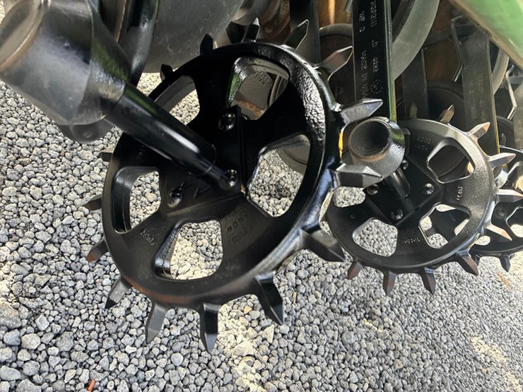 2005-john-deere-1690-image-48