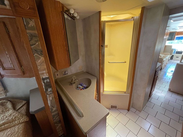 2000-holiday-rambler-"endeavor"-motorhome-(52,465-miles)-image-36