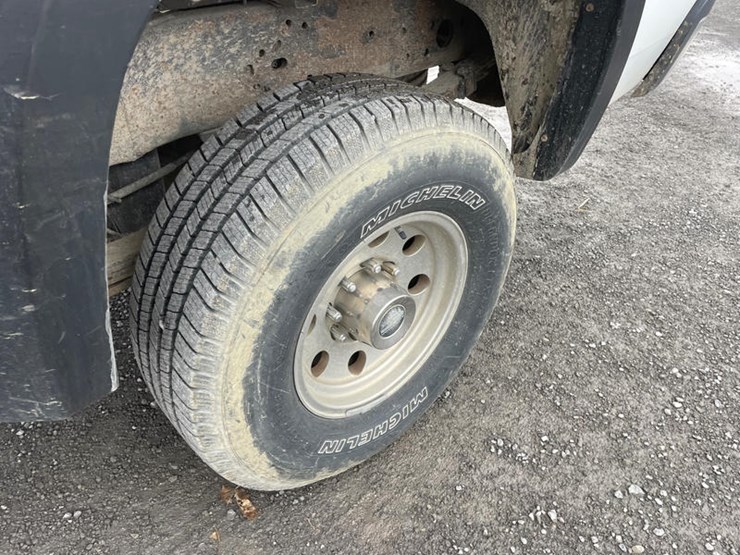 2008-gmc-sierra-2500hd-image-15