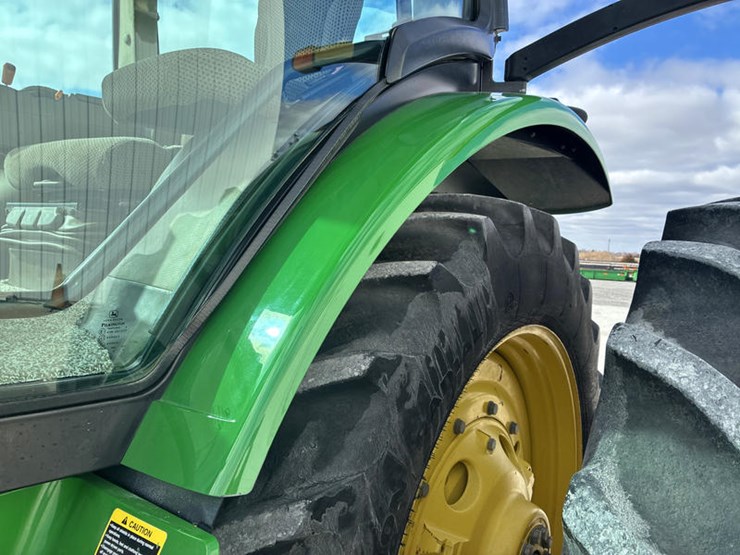 2013-john-deere-8335r-image-35