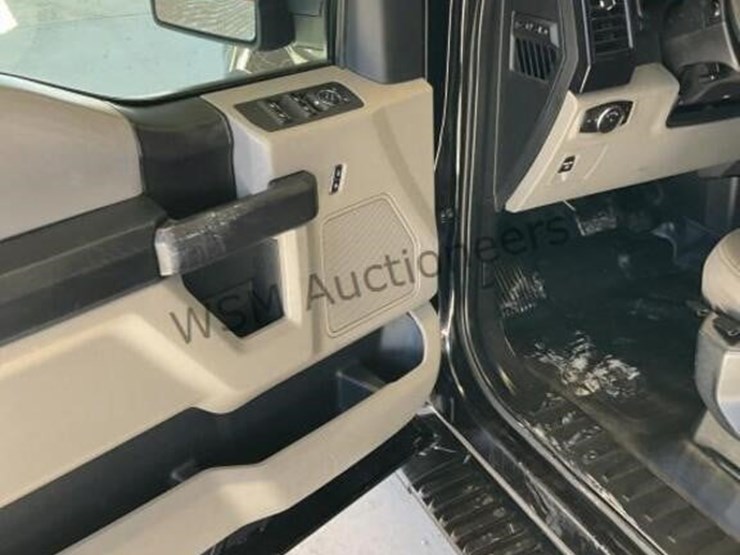 2020-ford-f150-image-23