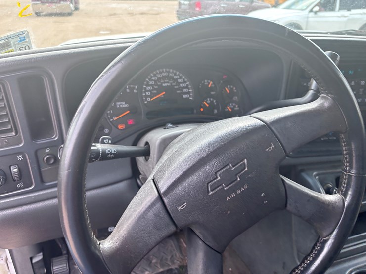 2005-chevrolet-2500hd-image-9